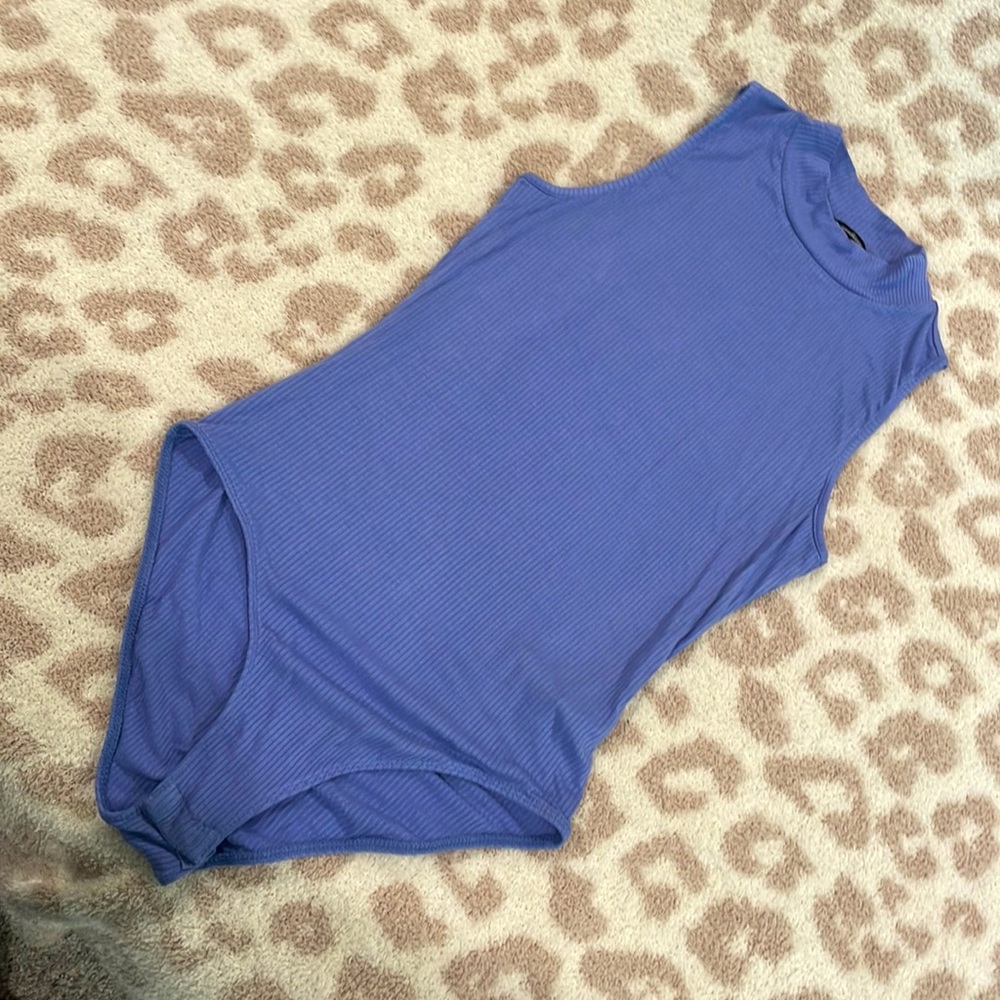 Women’s S mock neck ribbed bodysuit.